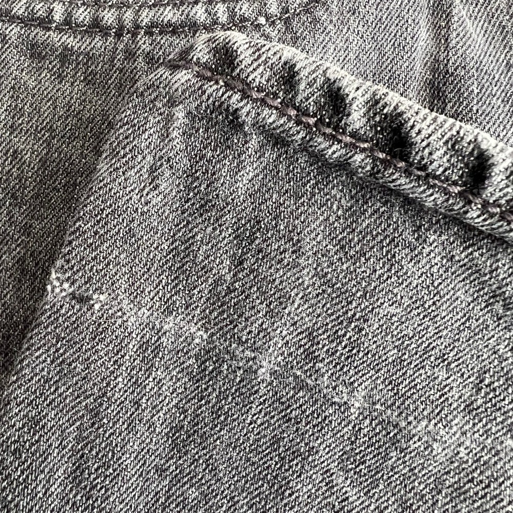 Levi's 501 Straight Leg Button Fly Jeans Faded Black Distressed Men 33 x 32 - Picture 9 of 15